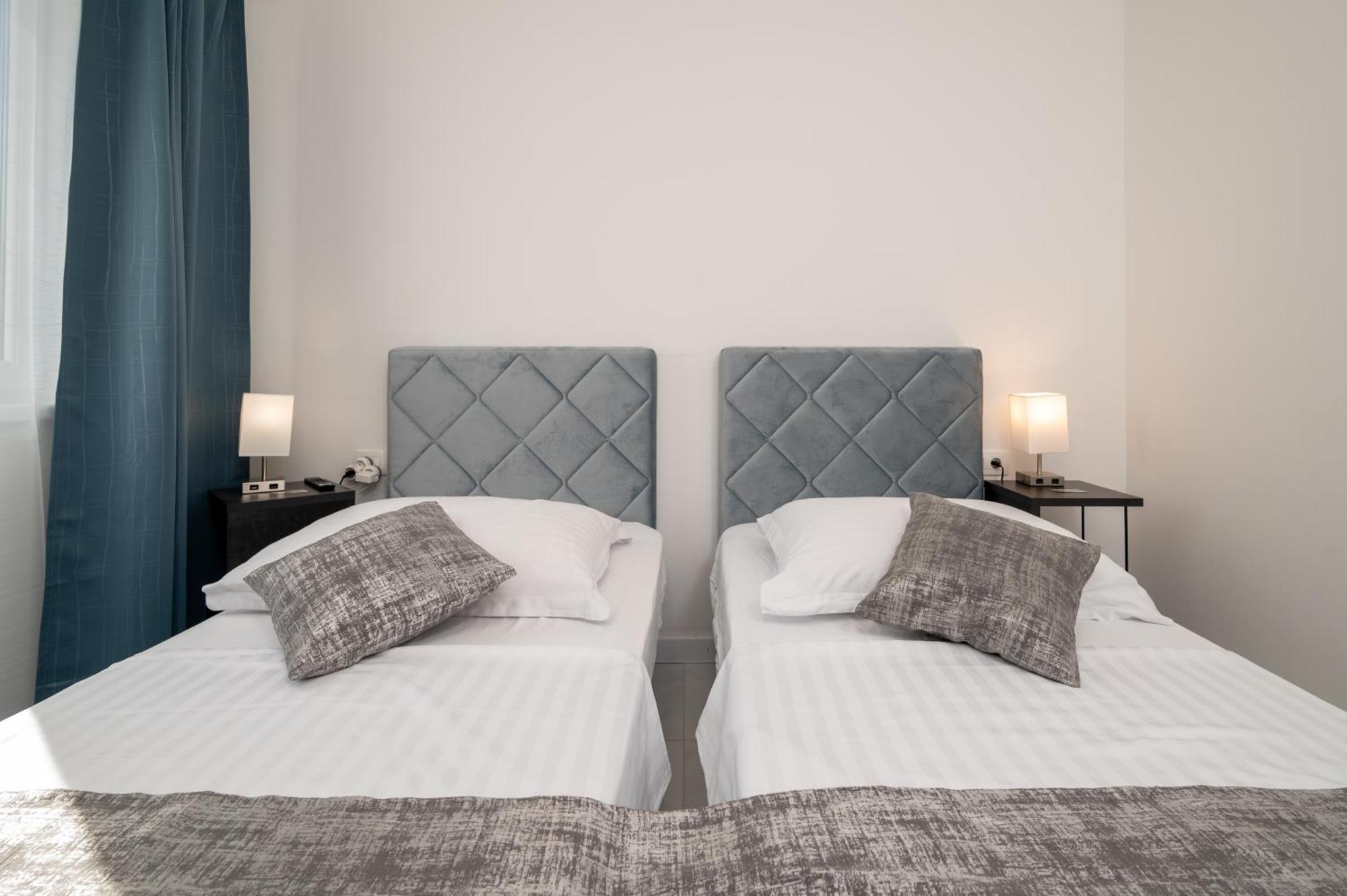 Apartments Filipo โตรกีร์ ภายนอก รูปภาพ